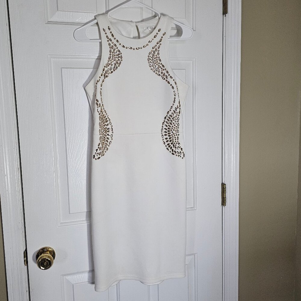 Spense ivory sleeveless bodycon dress